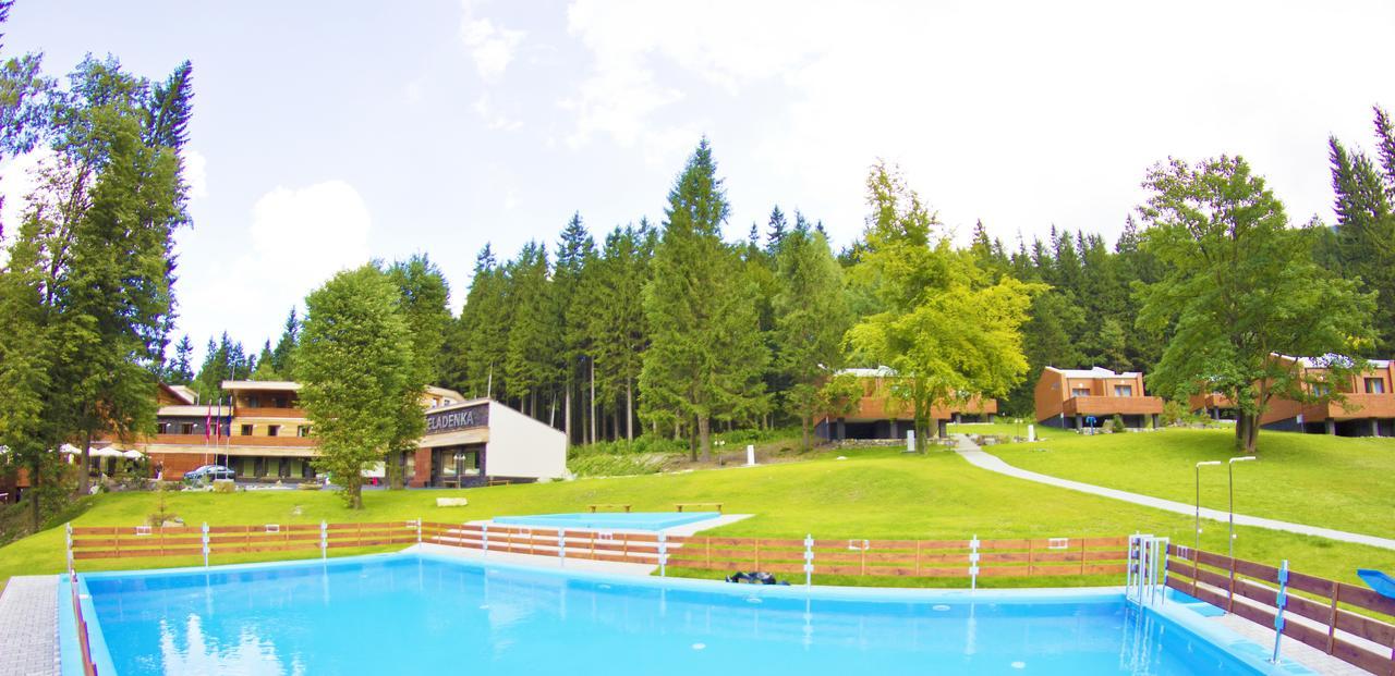 Horsky Hotel Celadenka / Mountain Resort Čeladná Eksteriør billede
