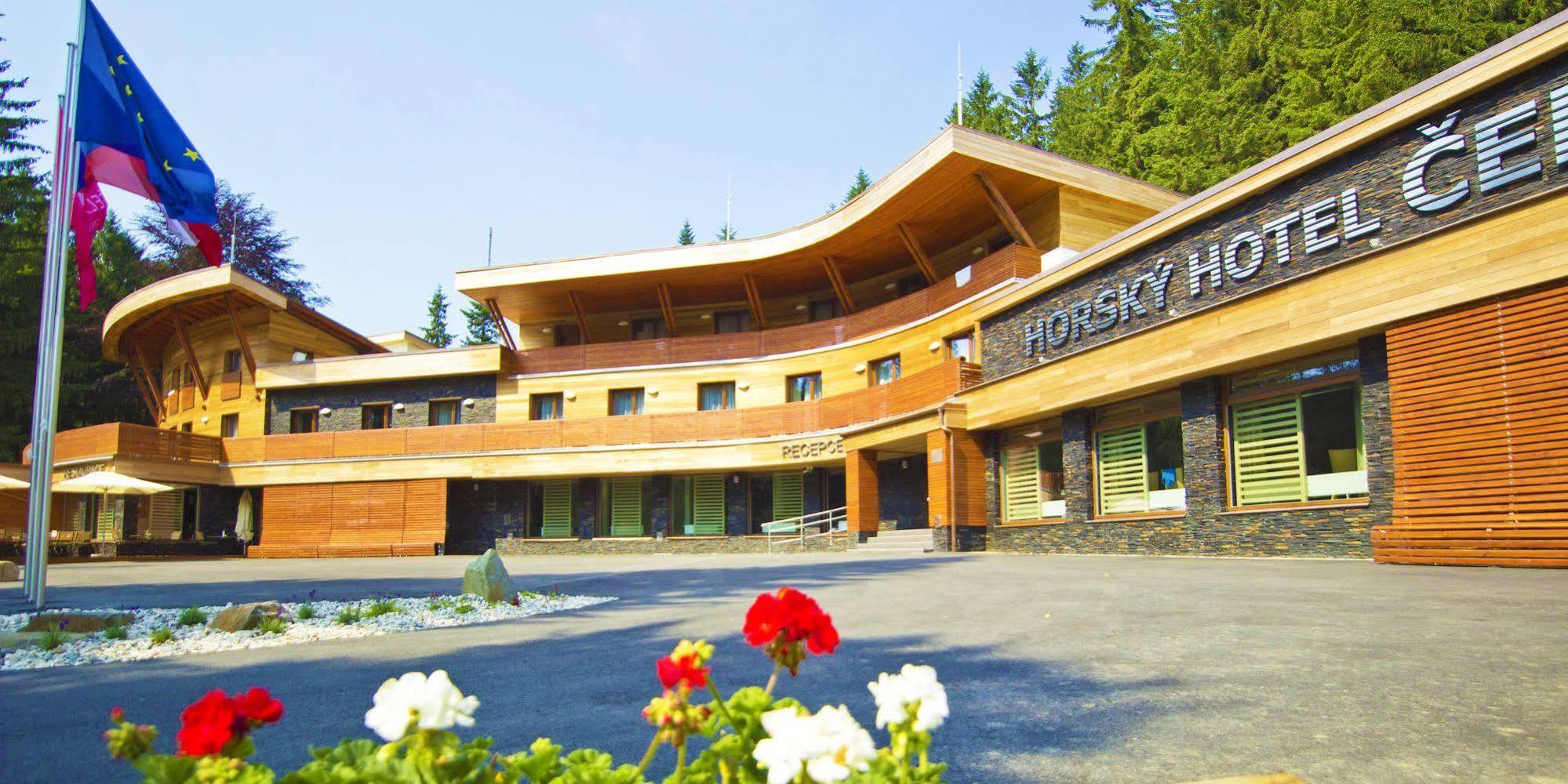 Horsky Hotel Celadenka / Mountain Resort Čeladná Eksteriør billede
